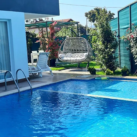 Tiele Villa *
